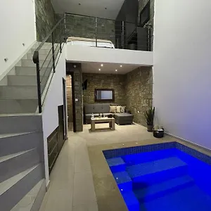 Stone , Πευκοχώρι Ελλάδα